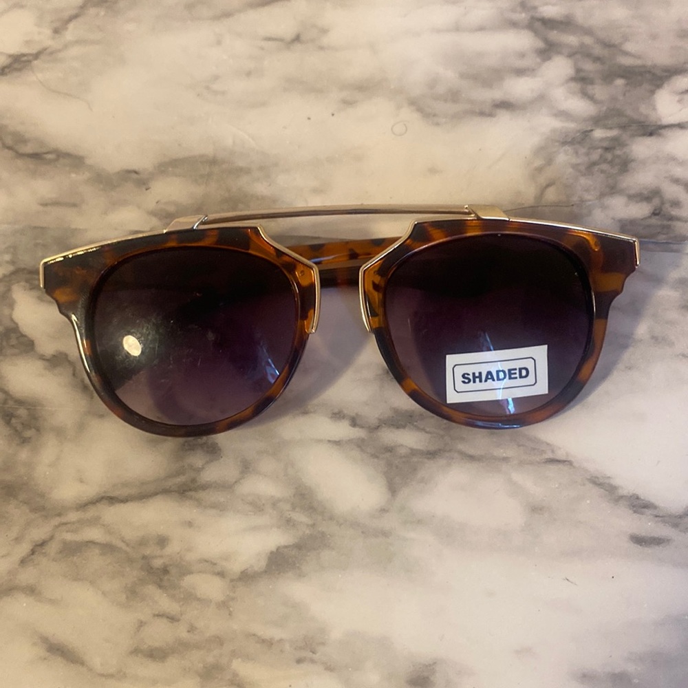 Womens retro style sunglasses